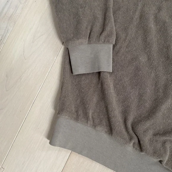 Suzie Kondi French terry Mouse raglan sleeve Top - Picture 2 of 11